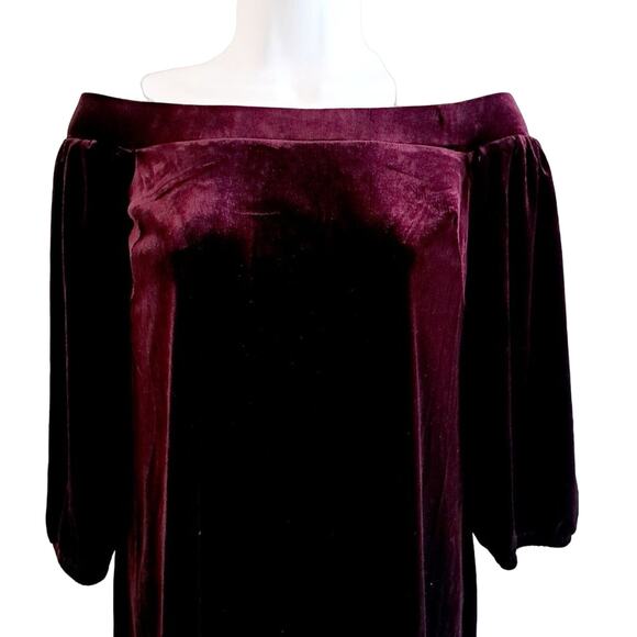 Vince Camuto Off the Shoulder Velour Dress - Picture 5 of 9